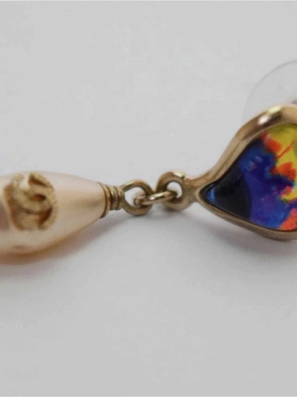 CHANEL earrings vibrant